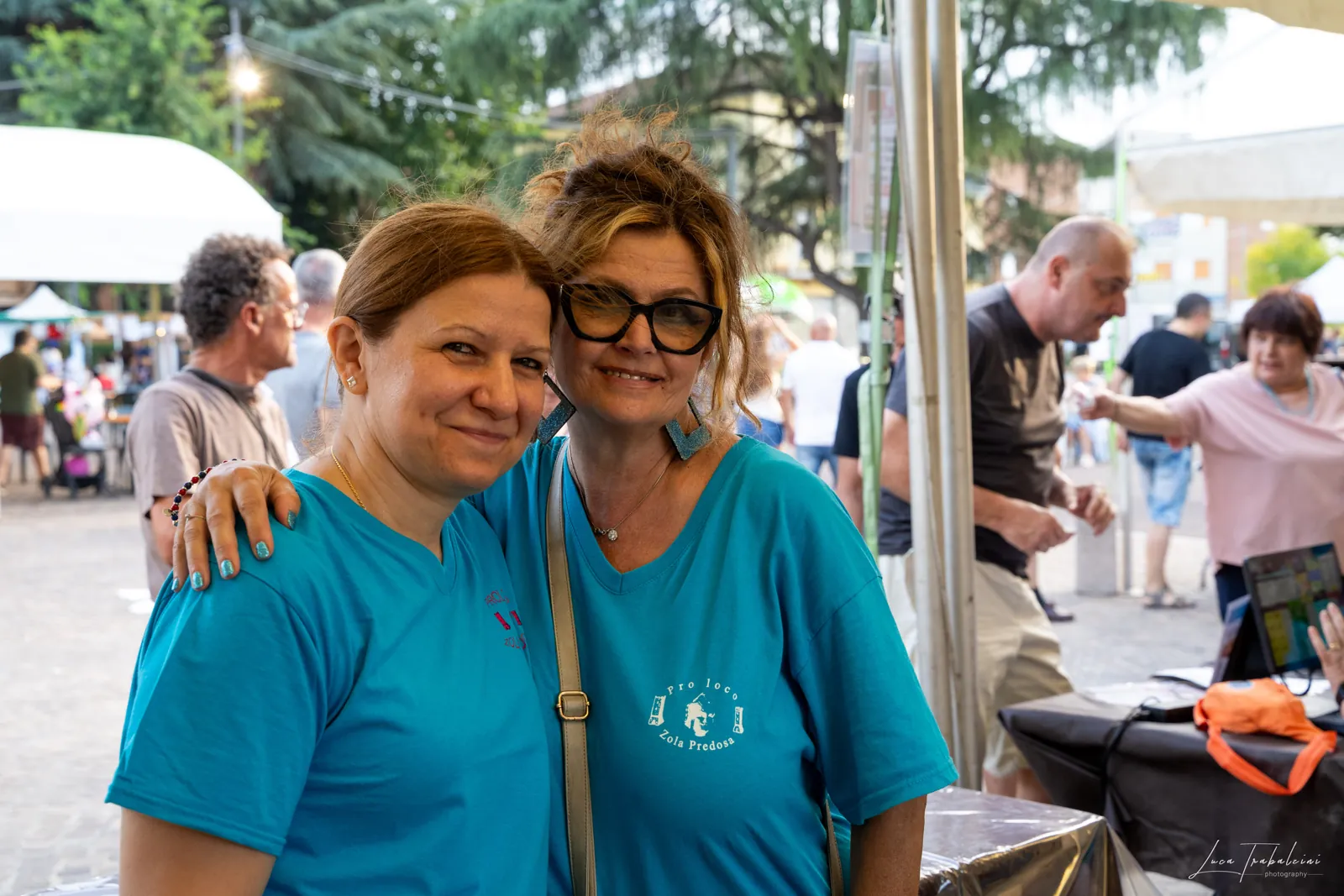 Volontari della Pro Loco alla Fira d'Zola 2026